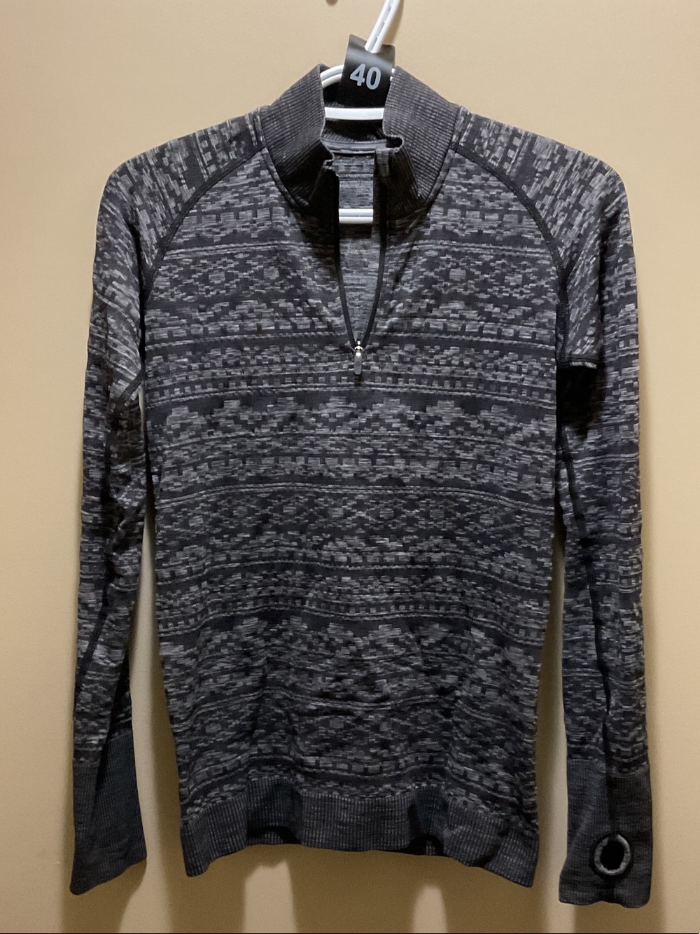 040 lululemon athletica Women's Rest Less 1/4 Zip Patterned Sweater Gray